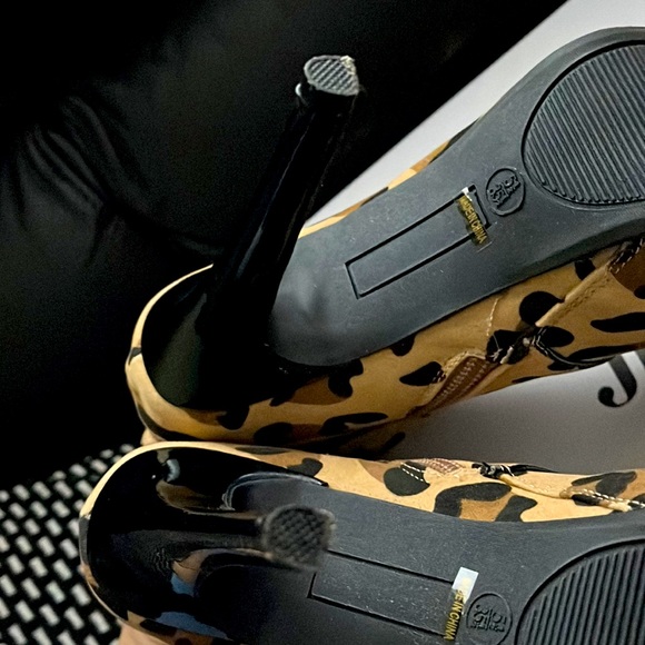 JF Animal Print Booties - Picture 10 of 11